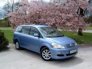 Toyota Avensis Verso 7 seater car hire